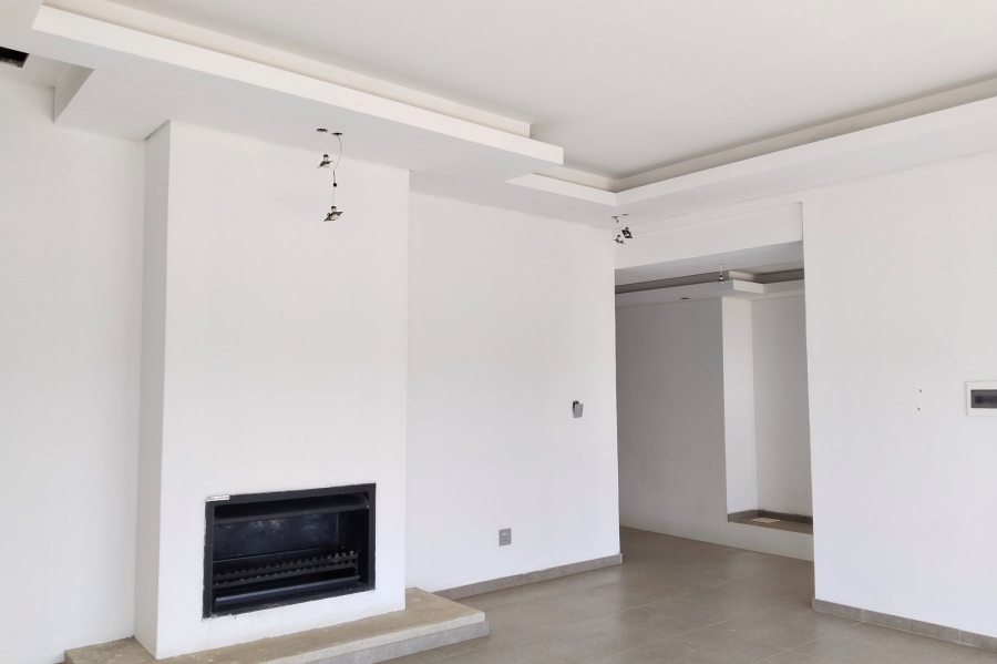 7 Bedroom Property for Sale in Gateway Manor North West